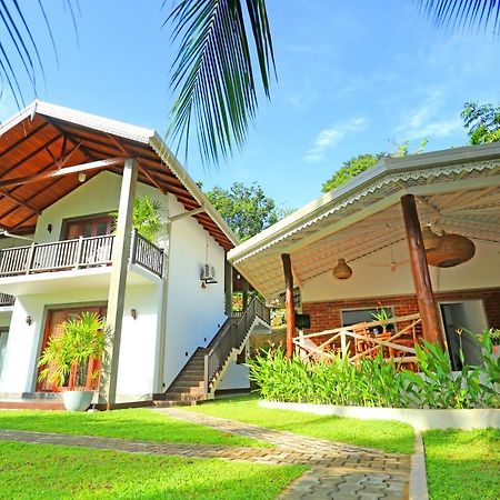 Villa Peacock Walahanduwa Luaran gambar