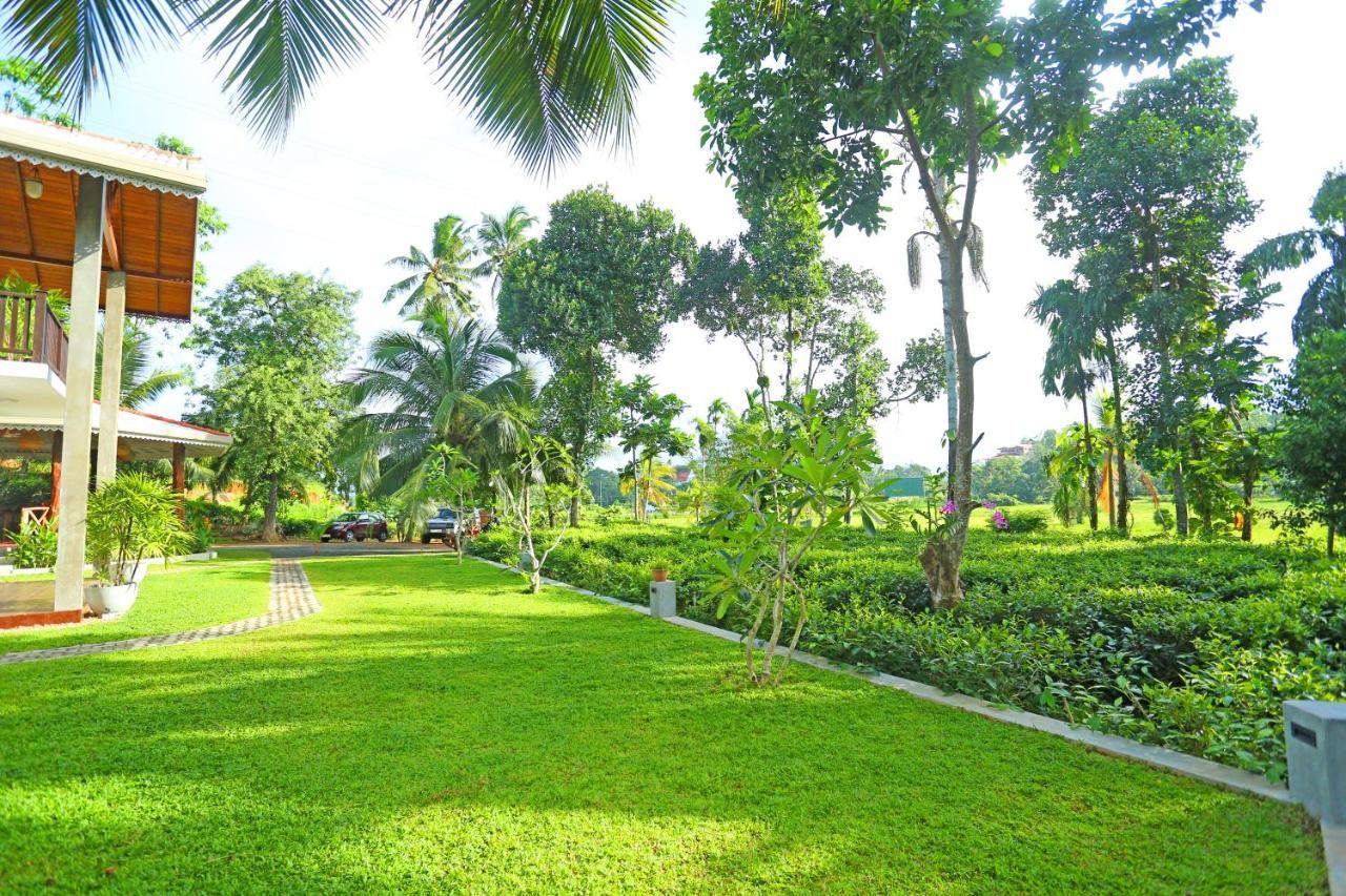 Villa Peacock Walahanduwa Luaran gambar