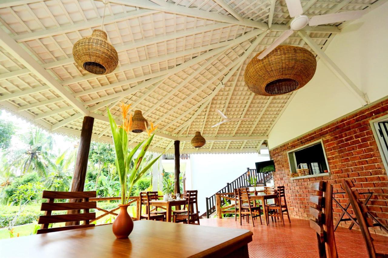 Villa Peacock Walahanduwa Luaran gambar