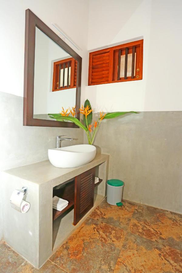 Villa Peacock Walahanduwa Luaran gambar