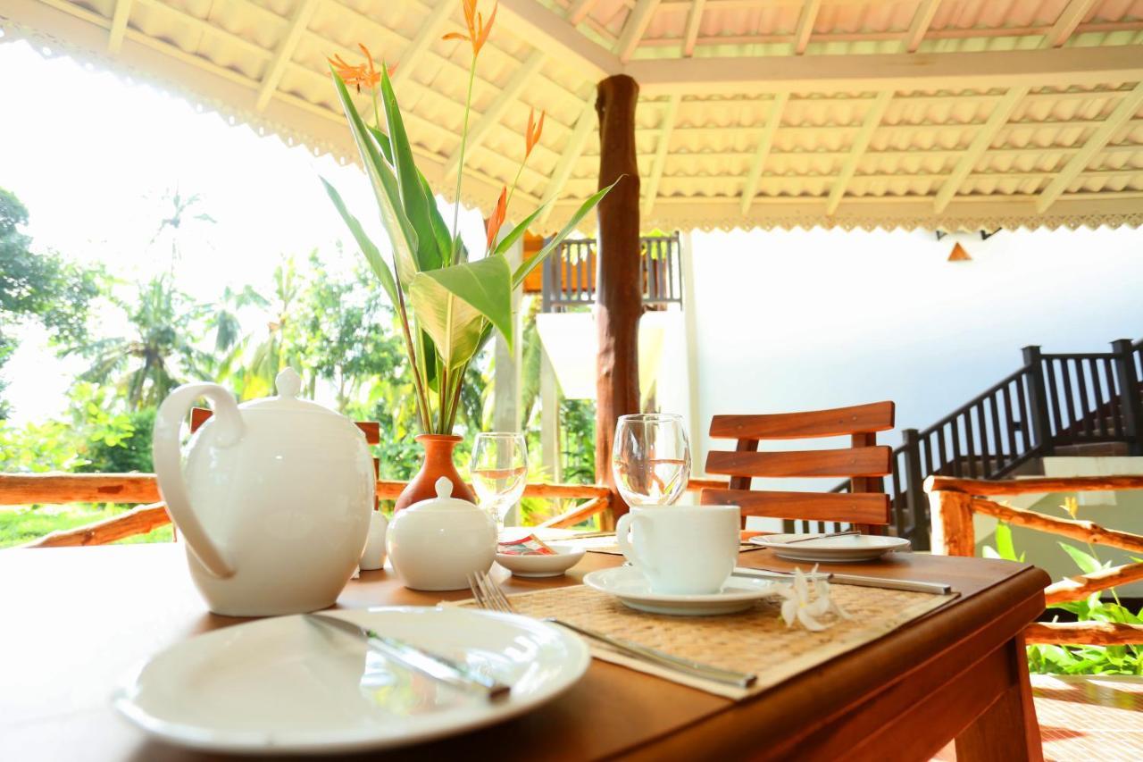 Villa Peacock Walahanduwa Luaran gambar
