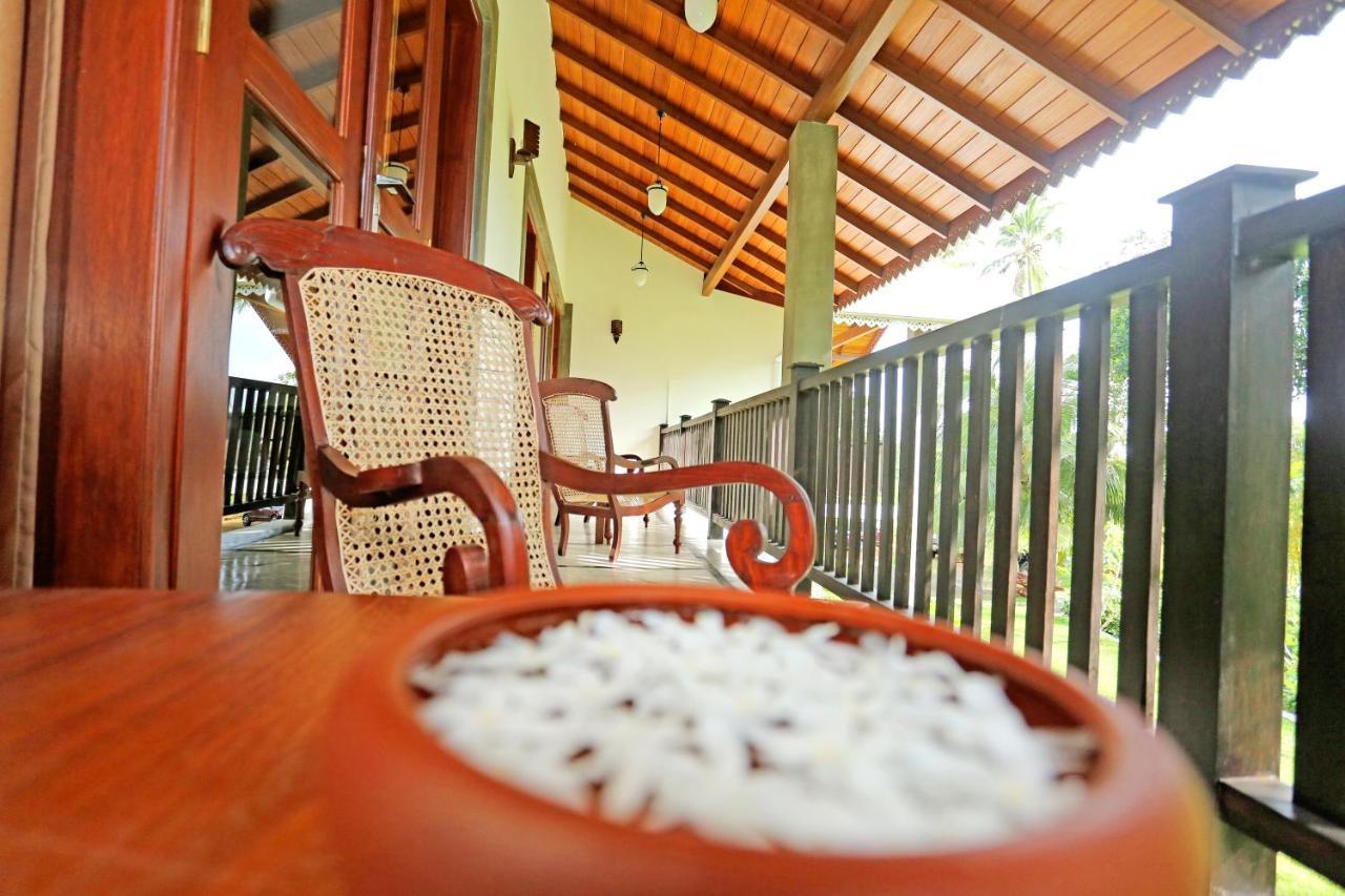 Villa Peacock Walahanduwa Luaran gambar