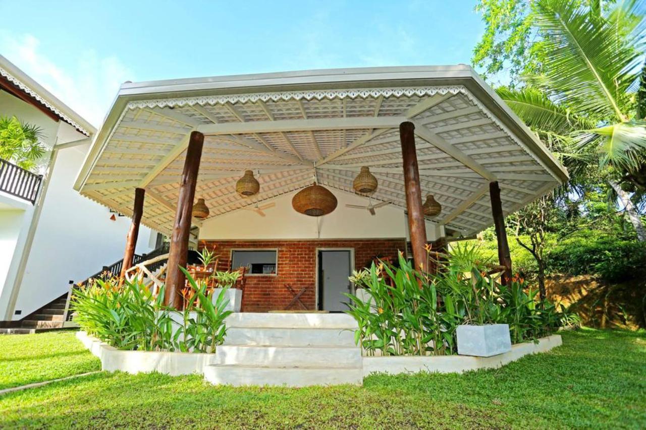 Villa Peacock Walahanduwa Luaran gambar
